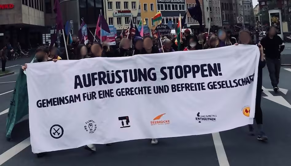 Demo Banner Aufrüstung Stoppen 