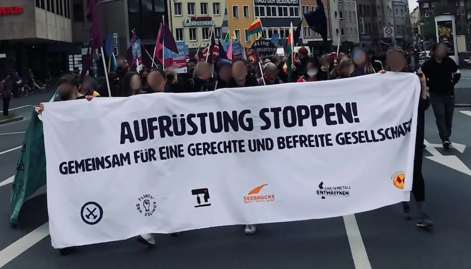 Demo Banner Aufrüstung Stoppen 