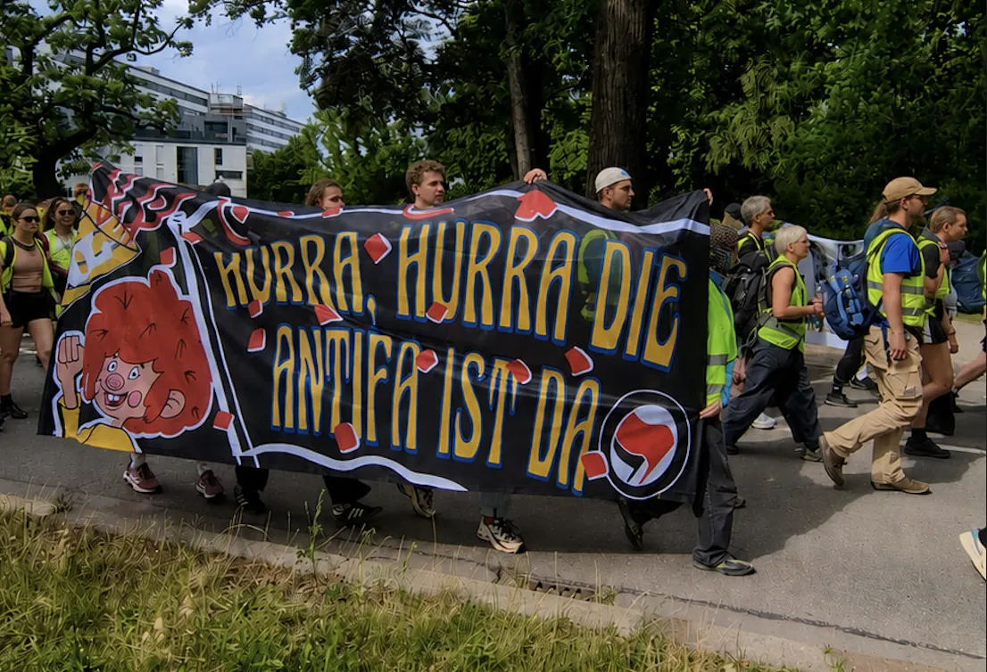 hurra-antifa