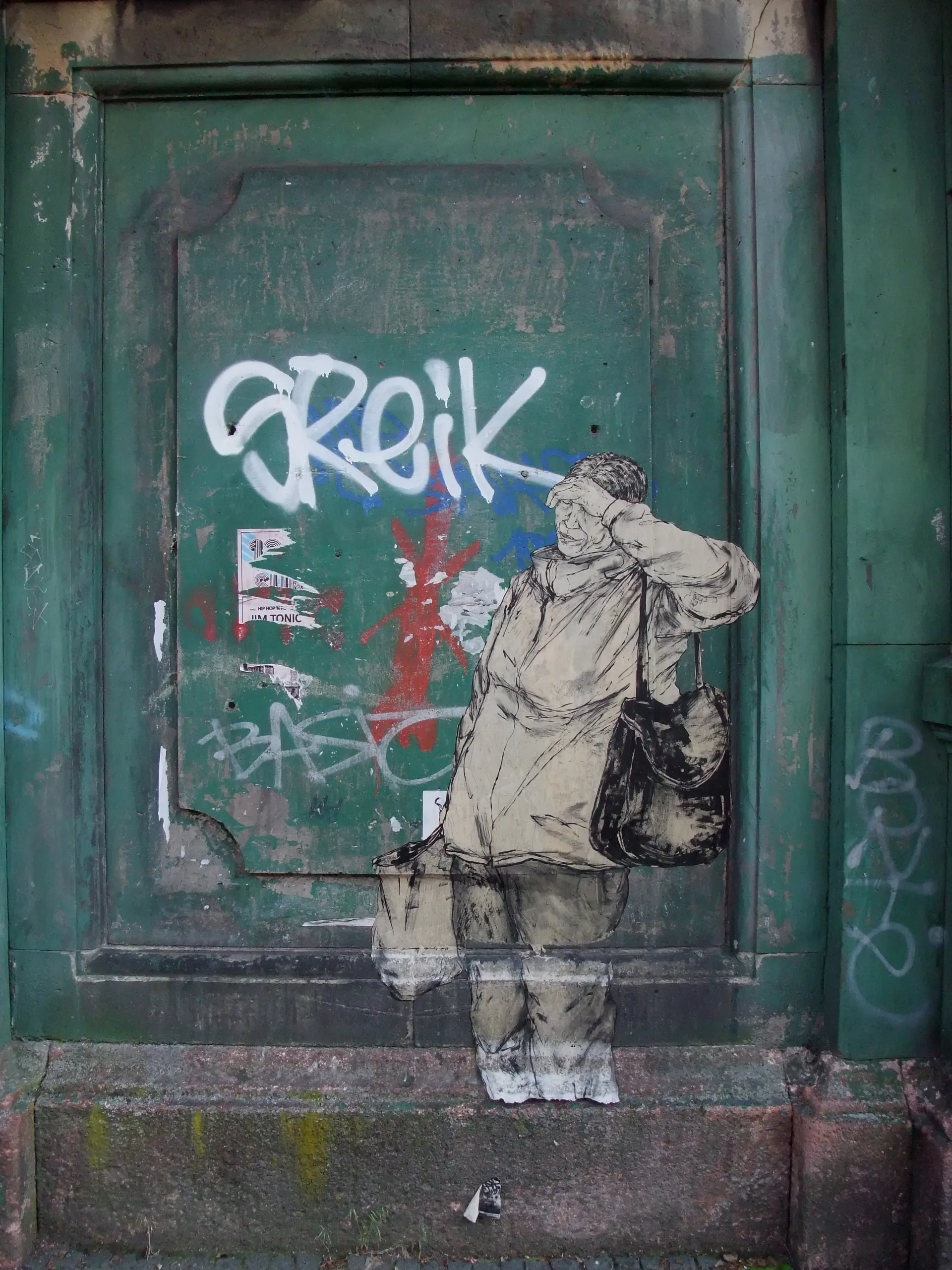 Grafitti "Strike" auf einer Haustür 