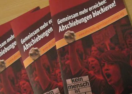 Broschüren zu Abschiebeblockaden