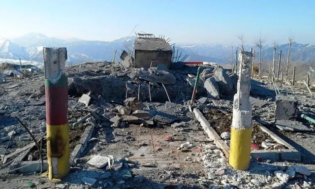 Bombed tomb cementery Ronahi
