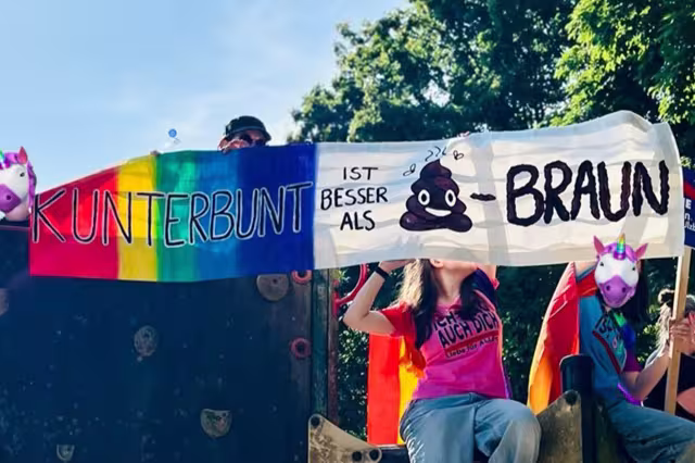 Bunt statt braun