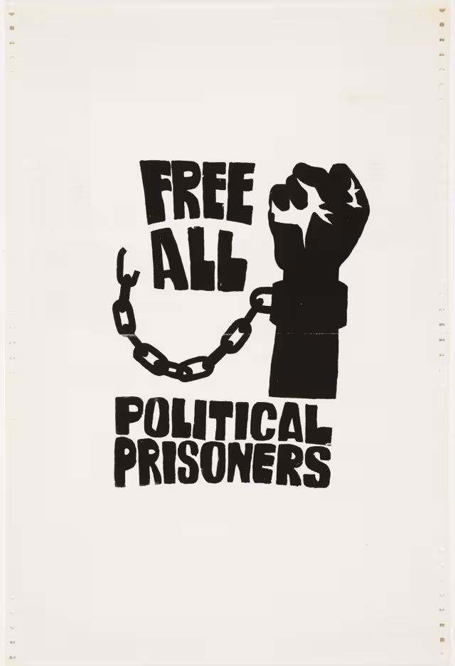 eine erhobene Faust in Ketten, daneben "Free all political prisoners"