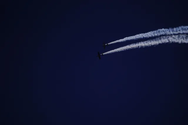 militärisches Equipment im Testflug