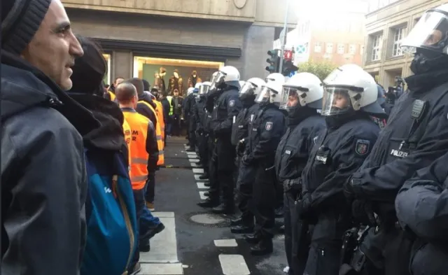 No-Pasaran!-Demonstration in Düsseldorf am 4.11.2017