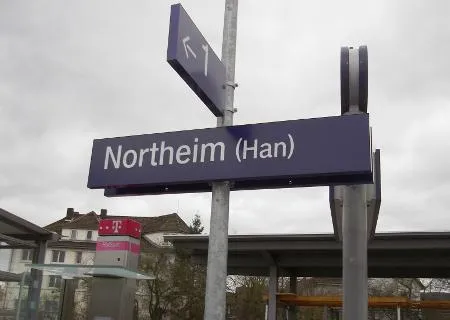 Northeim Bahnhofsschild